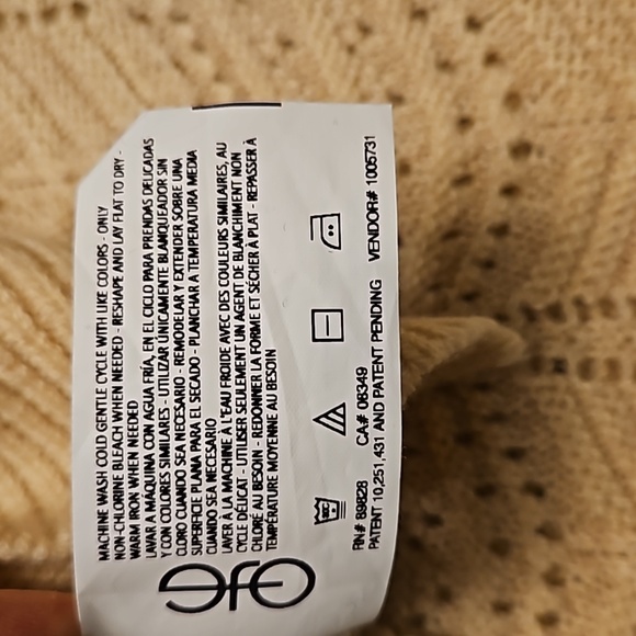 Christian Siriano New York Pointelle Sleeve Sweater - Picture 9 of 9